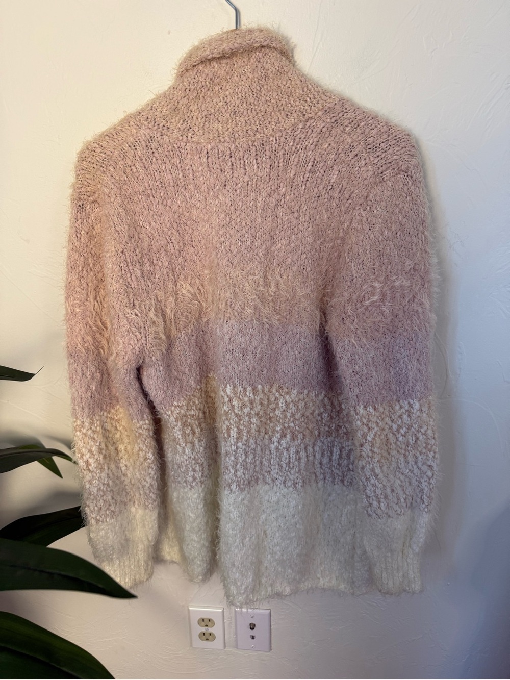 Cupio Blush Pink Cream Fuzzy Colorblock Open Front Cardigan L/XL - Picture 4 of 4